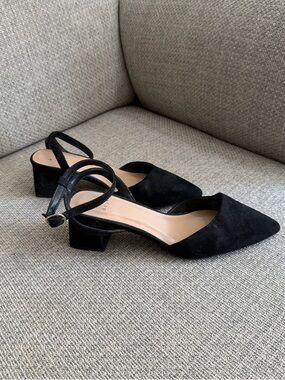 A New Day- Black Pointed Toe Block Heel Pumps